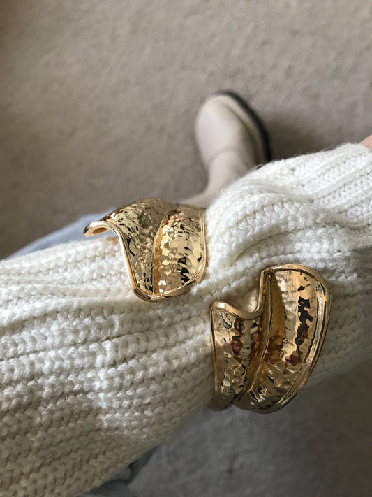 Hammered open bangle - gold plated