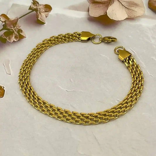 Classic gold link bracelet