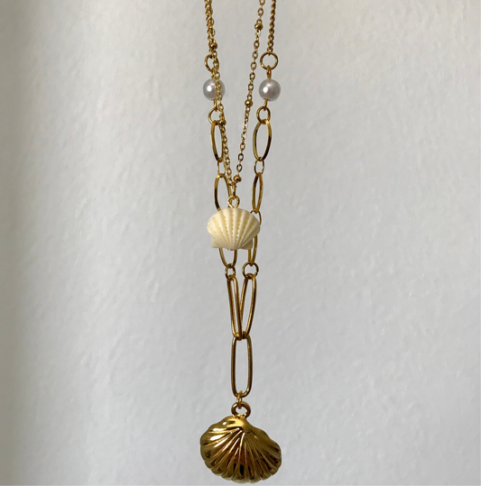 Shell necklace