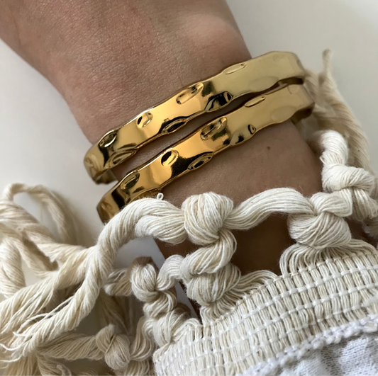 Forma cuff bracelet